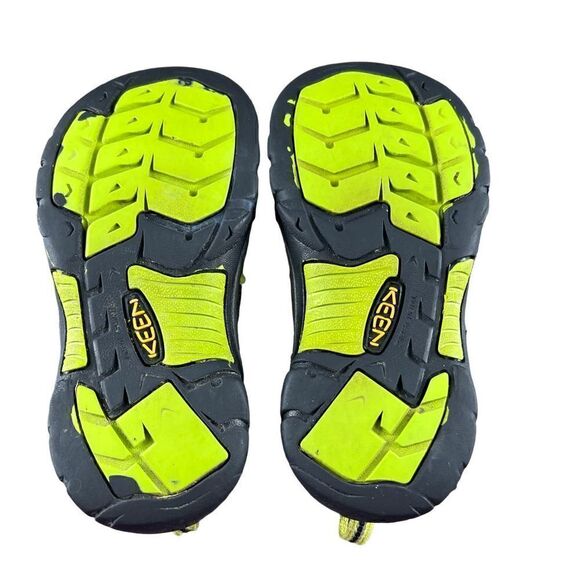 Keens Newport H2 Waterproof Kids Sandals in Black.  Size 13. - Picture 5 of 7